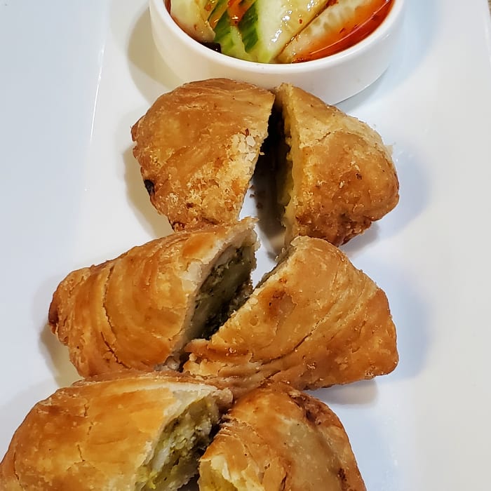 Chicken Curry Puff (Appetizer).