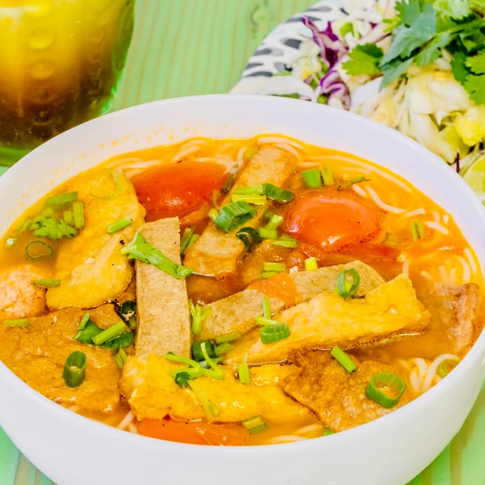 E13. Crab Noodle (Bún Riêu).