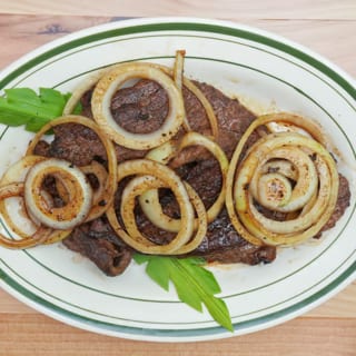 Bistec Encebollado / Onions Steak Platter