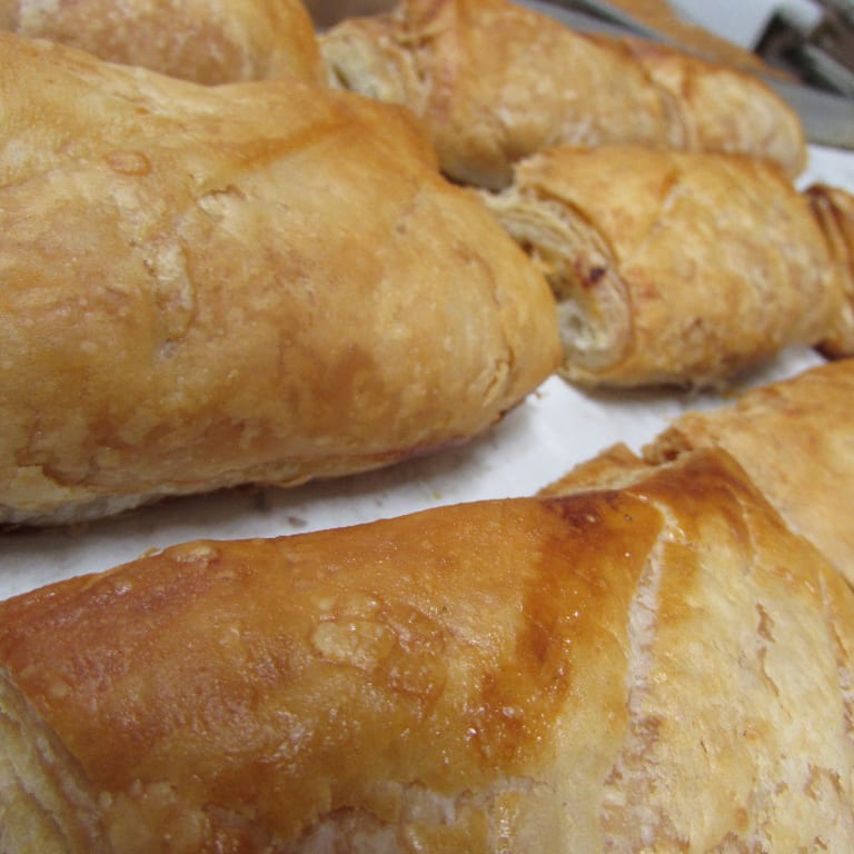 Delicious Chicken Sandwiches: A Must-Try at Our Restaurant