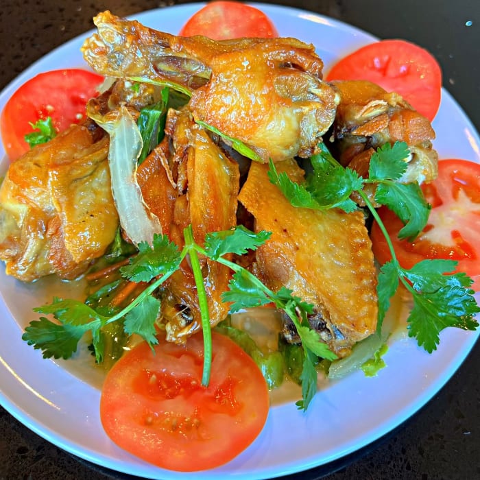 A7. Crispy Chicken Wings (6 per order) (Canh Ga).