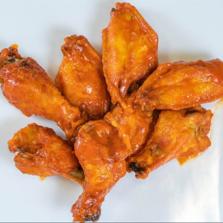Delicious Chicken Wings: A Crowd Favorite