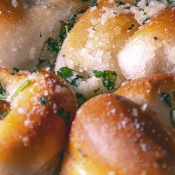 Garlic Knots.
