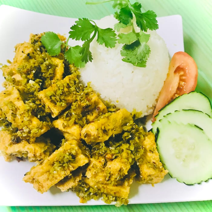 E15. Lemongrass Tofu (Đậu Hủ Xã Ớt).