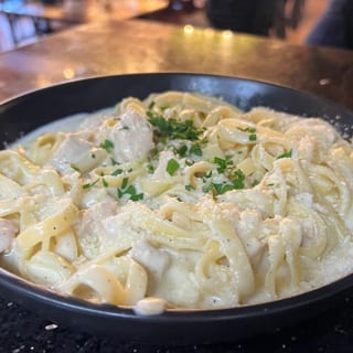 Fettuccine Alfredo