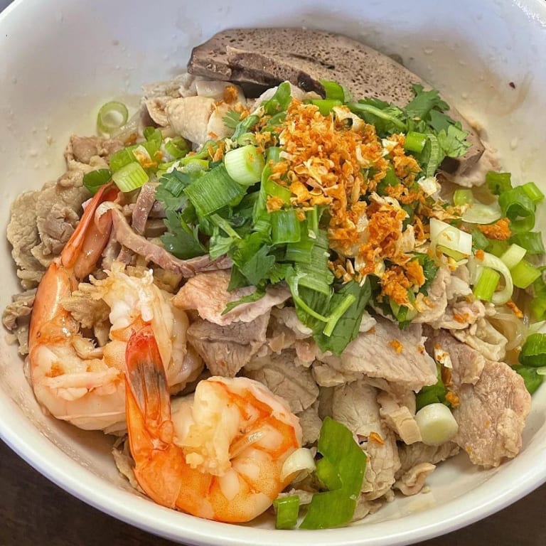 Delicious Rice Noodle Dishes at Our Cambodian Restaurant