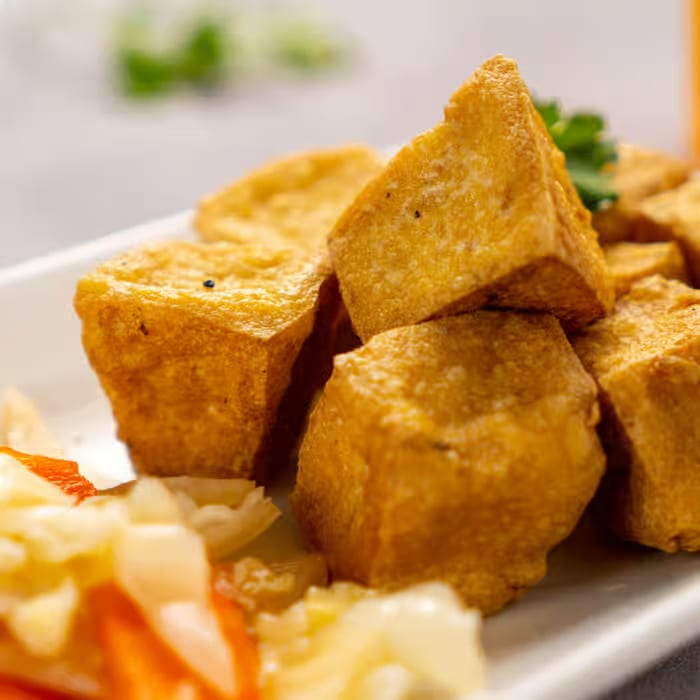 A08. Stinky Tofu 炸臭豆腐.