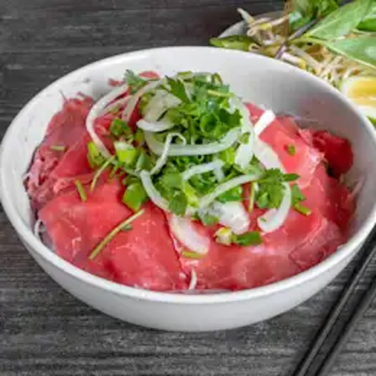 Fresh and Healthy Vietnamese and Asian Cuisine