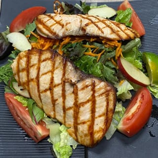 Grilled Salmon Salad