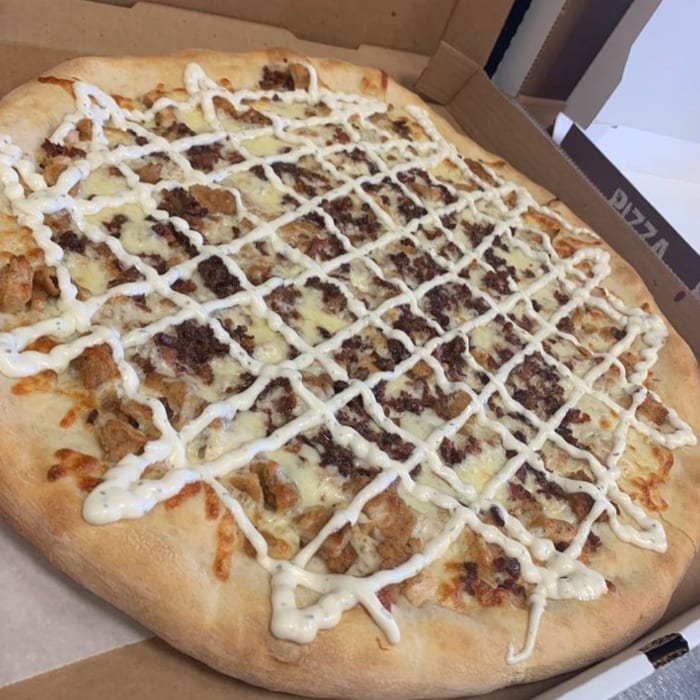 Chicken Bacon Ranch or Chicken Vodka Pizzetas.