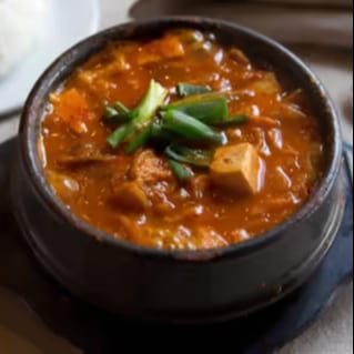 E6. Kimchi Chigae.