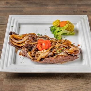 Bistec Encebollado