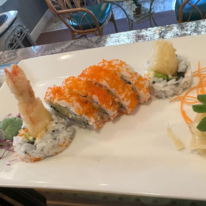 Spider Shrimp (Tobiko Outside).