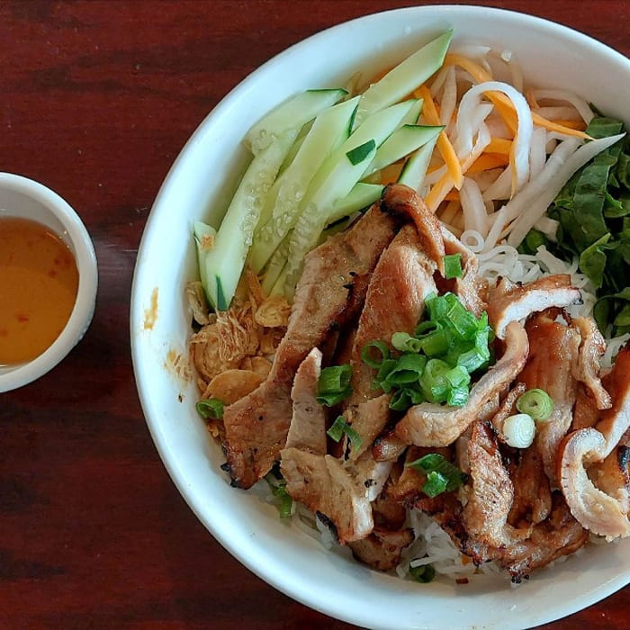 V3. Grilled Pork Vermicelli (Bun heo nuong).