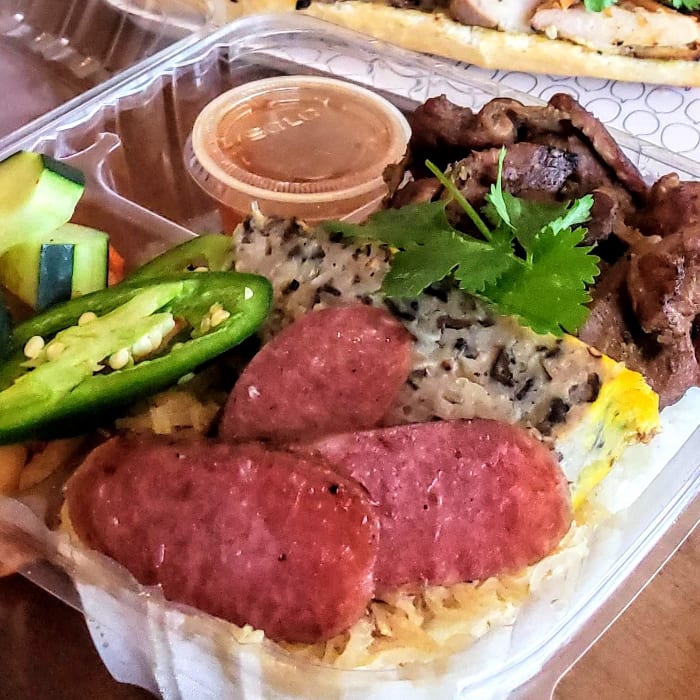 5. Cơm Đặc Biệt (Rice Plate).