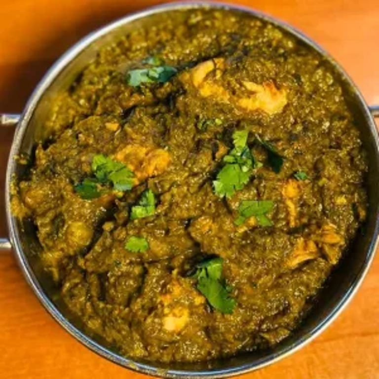 Delicious Saag Dishes at Our Indian Restaurant