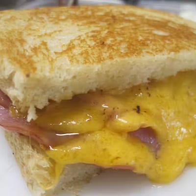 Kids-Grilled Ham & Cheddar Cheese.