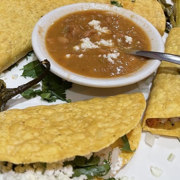 Tacos De Pollo Asado (4 Pcs).