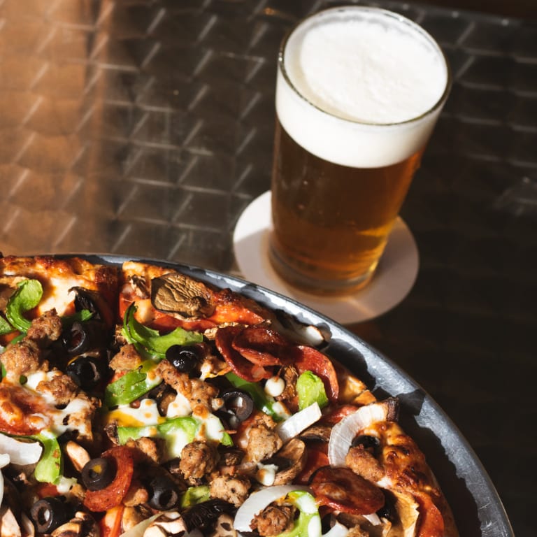 Meat Lovers Pizza: A Carnivore's Delight