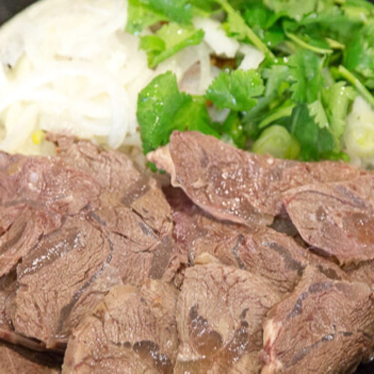 Fresh Lettuce Wraps: Vietnamese & Asian Fusion Delights