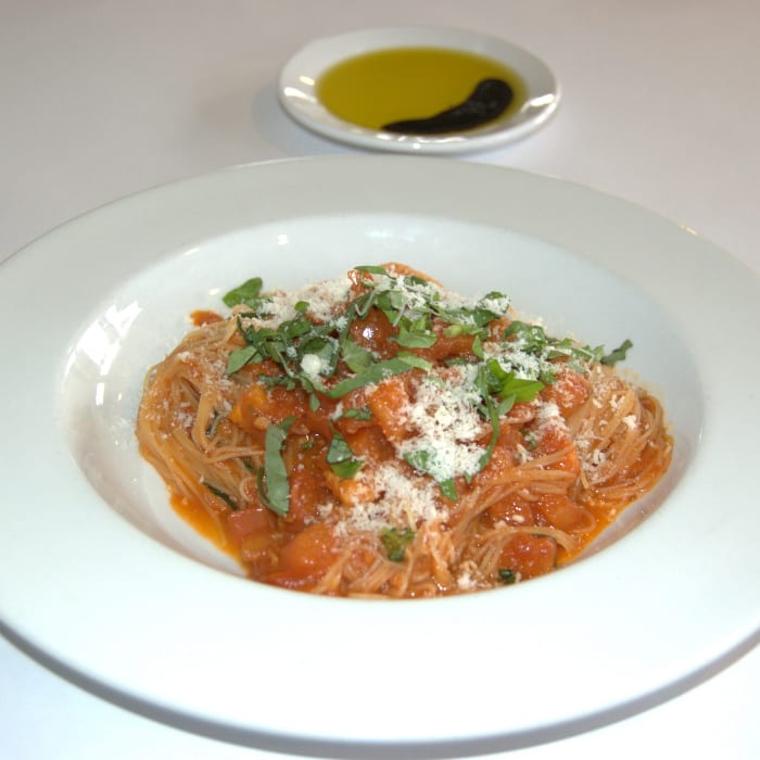 Capellini al pomodoro.