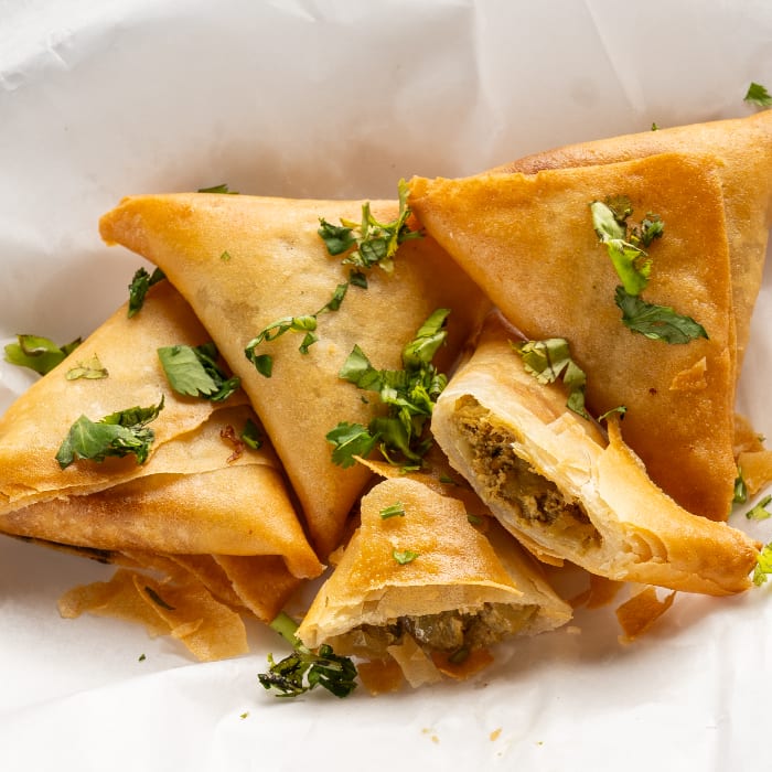 Chicken Samosa (4pcs).