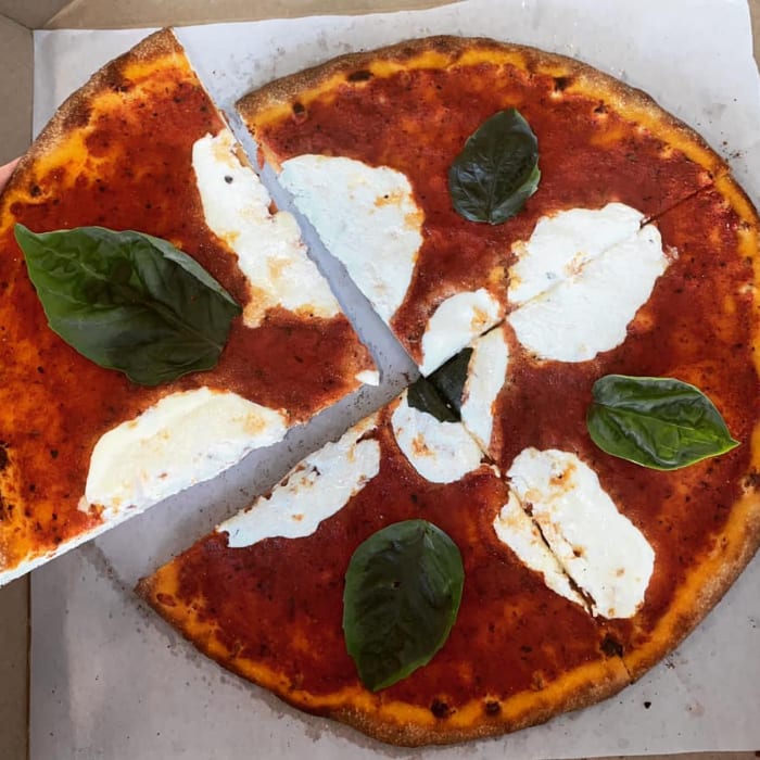 12'' Medium Burrata Pizza (4 Slices).