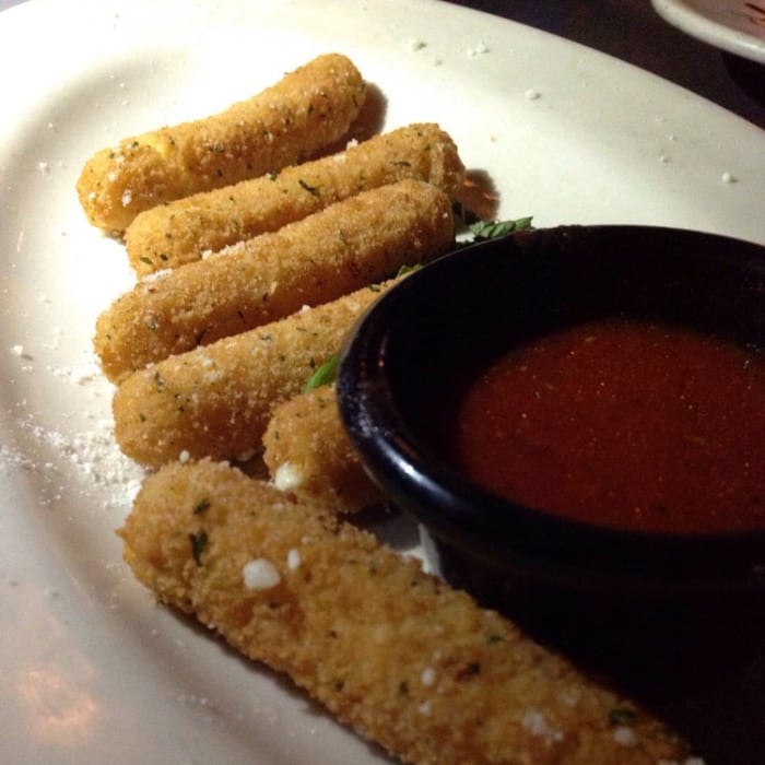 Mozzarella Sticks (6).