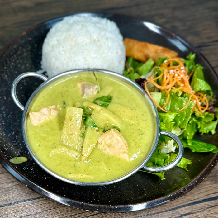  Lunch-Salmon Green Curry.